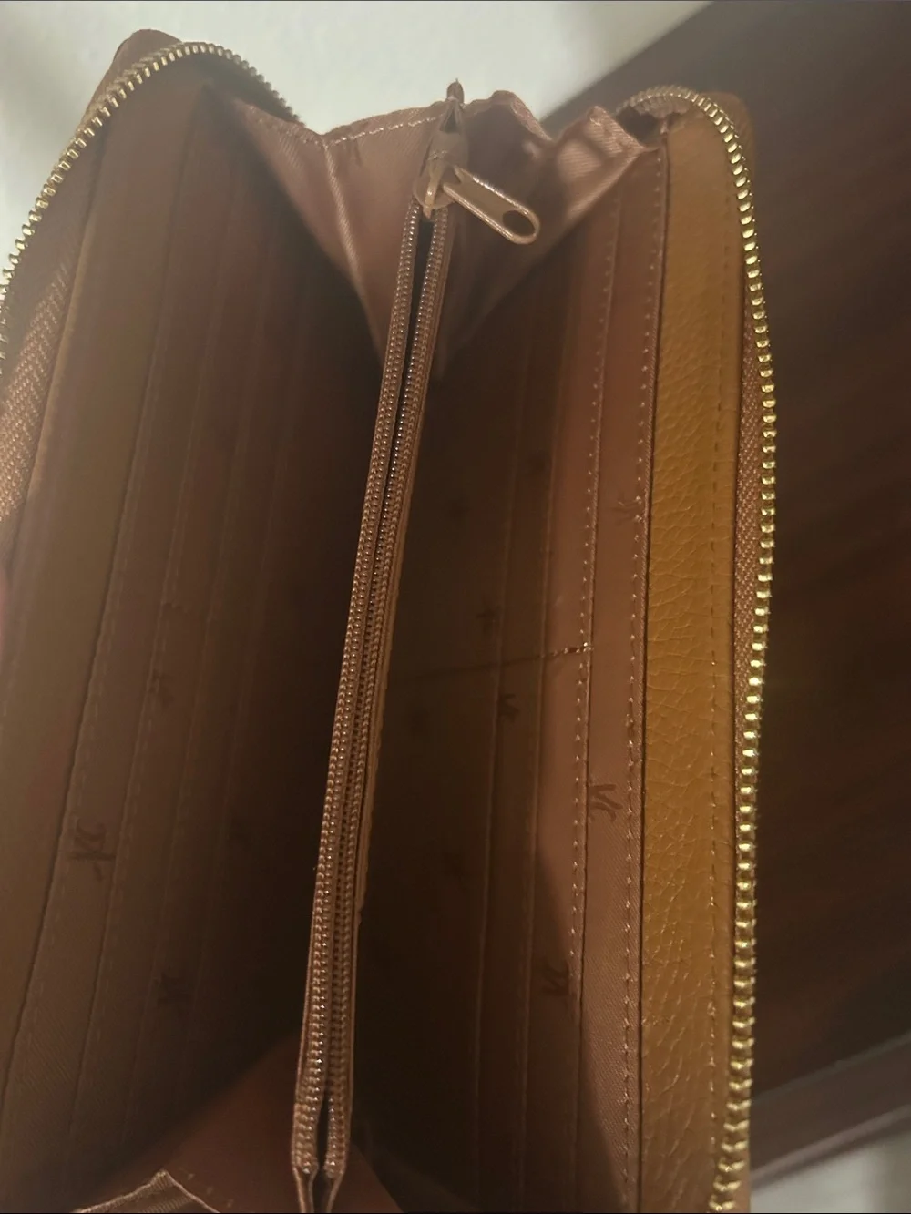 Kenneth Cole Pebbled Leather Wristlet in Tan Brown